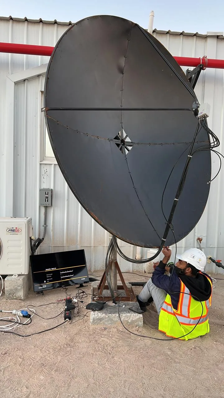 Yanbu hotel, port and staff-housing reference showing satellite Dish Installation and Signal Testing - Tecnicas Reunidas Labour Camp