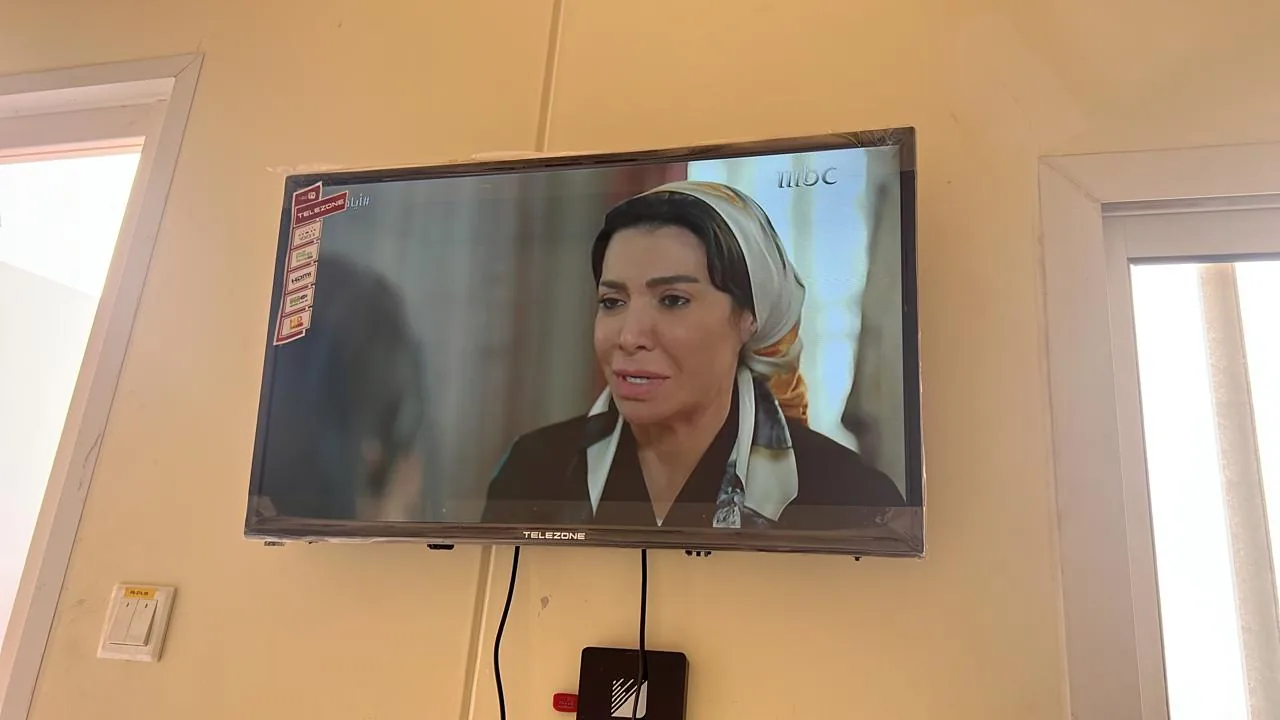 Yanbu hotel, port and staff-housing reference showing tV Activation in Camp Accommodation Room - Tecnicas Reunidas Labour Camp